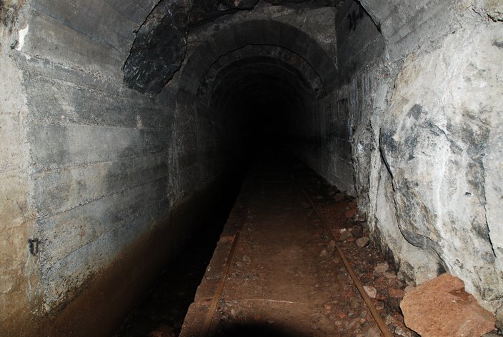 tunel na lewadzie Caldeirão Verde